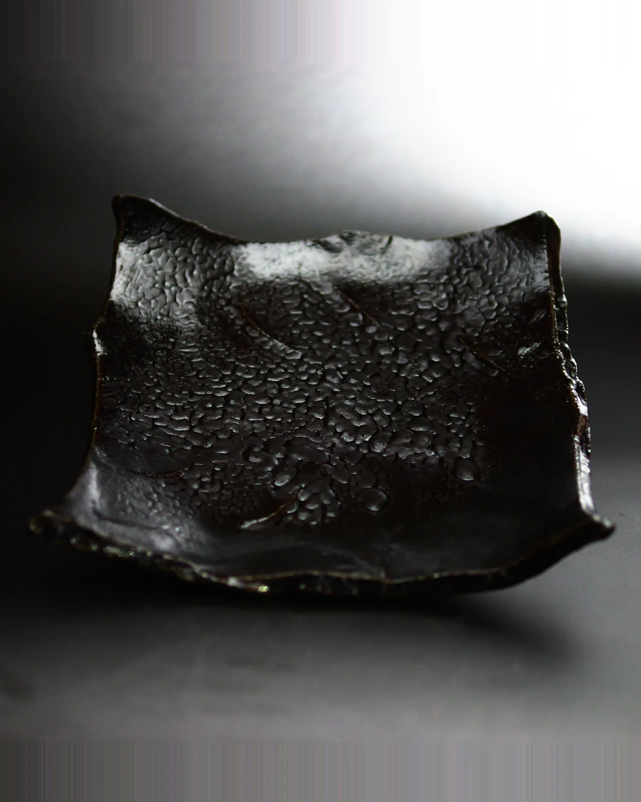 瀬戸黒角皿 KK-03